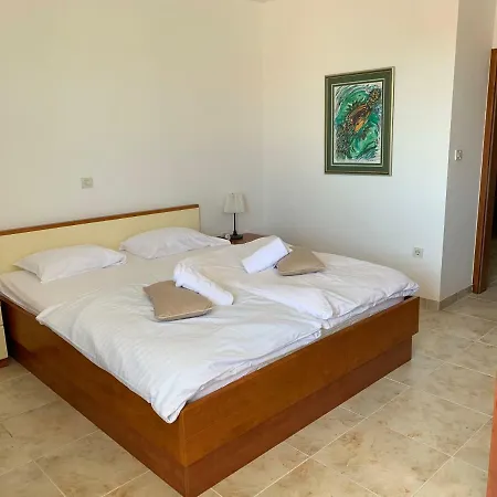 Paradise Apartman *