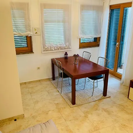 Apartman Paradise *